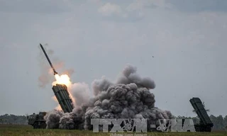 Tên lửa đất đối không BUK M2E do Nga chế tạo được sử dụng trong cuộc diễn tập. Ảnh: THX/TTXVN.