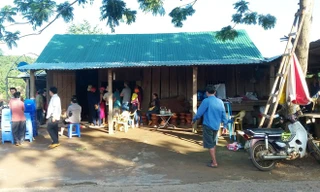 Gia đình tổ chức tang lễ cho cháu Nguyên