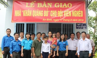 Tặng nhà cho học sinh lớp 5