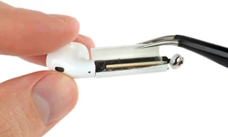 AirPods của Apple vừa ra mắt bị chấm 0 điểm