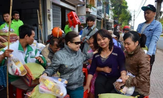 Tấm lòng vàng giữa phố 