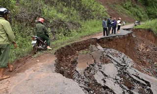 Mưa lớn kéo dài, nguy cơ xảy ra lũ quét, sạt lở đất 