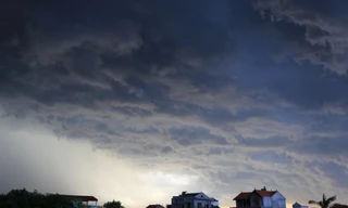 Hà Nội nhiều mây, có mưa rào và dông