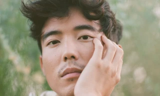 Nam thần gốc Á “trông hao hao” rapper Khói của “The Umbrella Academy” là ai?