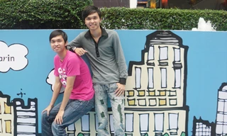 Anh em Hà, Nam trong chuyến khảo sát tại Anh