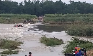 Hiện trường nơi xảy ra lật đò - ảnh Nguyễn Ngọc 