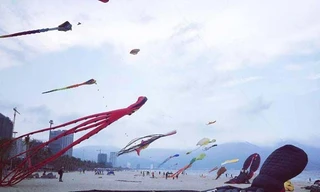Cả đại dương 'tung bay' trên những cánh diều trước biển Đông Đà Nẵng 