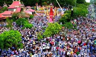 Hàng ngàn phật tử, du khách trẩy hội Quán Thế Âm Đà Nẵng 2019