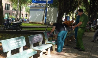 Chủ tịch phường nói gì về việc hàng trăm ghế đá ở Vũng Tàu bị 'bôi bẩn' sau 1 đêm