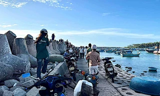 Phát hiện thi thể nghi nạn nhân vụ 6 du khách bị cuốn trôi ở đảo Phú Quý