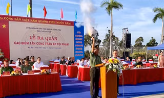 Công an nhiều địa phương đồng loạt ra quân trấn áp tội phạm dịp Tết Nguyên đán
