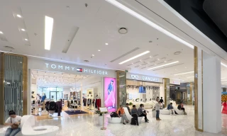 Sau nhà mặt phố đến lượt mặt bằng khối đế chung cư ế ẩm