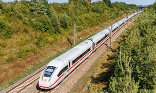 Công ty của tỷ phú Phạm Nhật Vượng muốn làm đường sắt cao tốc Bắc - Nam