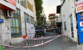 Chủ tịch phường bị phê bình vì để người dân ra đường làm việc riêng