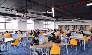 Trường đại học sẻ chia gánh nặng học phí với sinh viên trong mùa dịch COVID-19