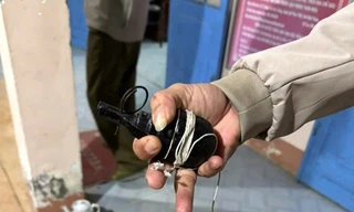 Dùng lựu đạn giả, đe dọa nổ chết cả nhà người yêu cũ