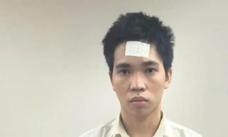 Bắt đối tượng trốn truy nã tại sân bay Tân Sơn Nhất