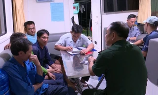 Bà Rịa - Vũng Tàu bắt quả tang 4 tàu cá vi phạm khai thác hải sản trên biển