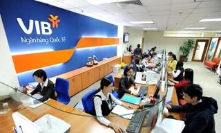 Người nhà lãnh đạo ngân hàng, chủ tịch công ty đua nhau bán cổ phiếu