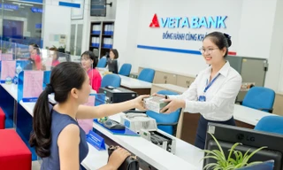 Cổ phiếu ngân hàng rục rịch 'chuyển nhà'