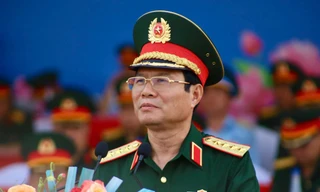 Đại tướng Nguyễn Tân Cương thị sát hợp luyện diễu binh, diễu hành chuẩn bị đại lễ 30/4