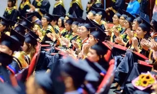 Sau 1 năm chờ đợi, hơn 3.000 sinh viên trường ĐH Tôn Đức Thắng được nhận bằng tốt nghiệp