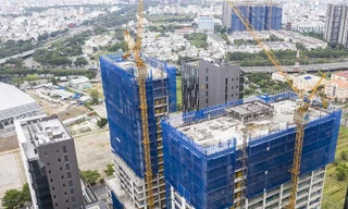 Nhiều doanh nghiệp xây dựng ở TPHCM phải ngừng thi công.