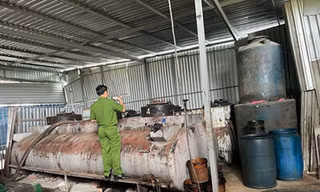 Phá chuyên án buôn lậu dầu cực lớn có sự tiếp tay của cán bộ hải quan