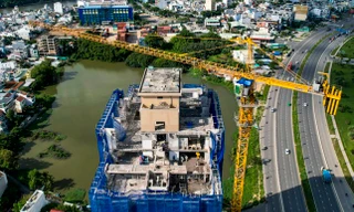 TPHCM cắt ngọn chung cư xây trái phép 