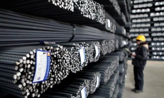 Doanh nghiệp thép đua nhau báo lỗ, hàng nghìn tỷ đồng 'đắp chiếu' trong kho