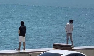 Truy tìm, xử phạt du khách tiểu bậy xuống biển Vũng Tàu 