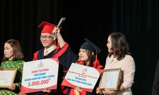 Nữ sinh viên tốt nghiệp với số điểm tuyệt đối 4.0