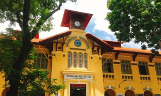 Hàng trăm sinh viên sư phạm ở TP. HCM được nhận 127 triệu đồng/người