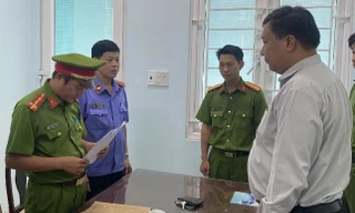 Khởi tố thêm 5 bị can trong vụ nhóm cán bộ quản lý thị trường nhận hối lộ