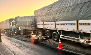 4 xe tải tông liên hoàn trên cao tốc, tài xế tử vong tại chỗ