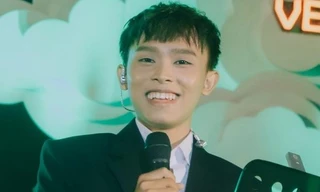 Bí mật sau những bó hoa tiền và cát-xê 200 triệu đồng của Hồ Văn Cường