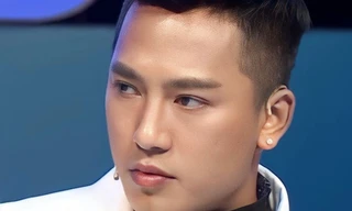 Châu Khải Phong đáp trả khi bị khán giả gọi là ca sĩ hội chợ