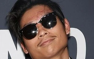 Pax Thiên đi sự kiện với Angelina Jolie, lộ sẹo lớn trên mặt