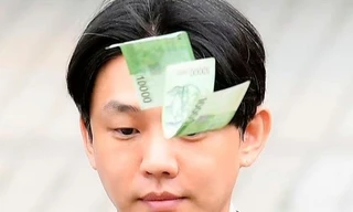 Hàng loạt nghệ sĩ nhúng chàm