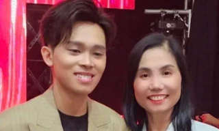 Fan nữ liên tục tặng tiền, vàng cho Hồ Văn Cường