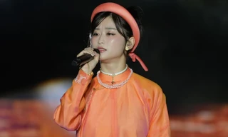 10.000 người đổ về đêm nhạc kéo dài 5 tiếng ở Quảng trường Ngọ Môn