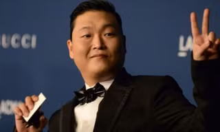 Chủ nhân hit 'Gangnam Style' bị chỉ trích vô cảm với nạn ngập lụt