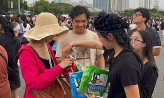 Phe vé BlackPink chợ đen ở sân Mỹ Đình tức tốc bán tháo cắt lỗ