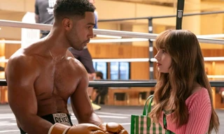 'Emily In Paris' mùa 4: Chuyện tình tay 3 nhàm chán