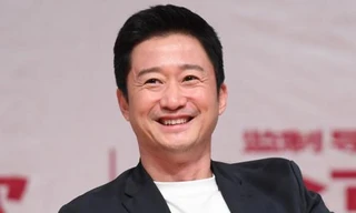 Ngô Kinh bị nát khớp gối, phải chống nạng