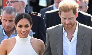 Khoảnh khắc Harry - Meghan bị rượt đuổi suốt hai tiếng