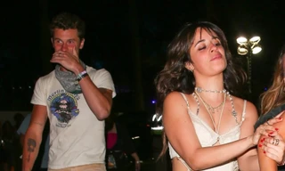 Shawn Mendes và Camila Cabello hôn nhau sau hơn một năm chia tay