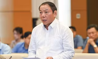 'Mấy cô ca sĩ Hàn Quốc sang Việt Nam diễn vài đêm bằng một doanh nghiệp làm nhiều tháng'