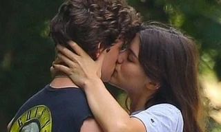 Suri Cruise hôn bạn trai 