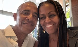 Meghan hôn Harry, ông Obama bác tin ly hôn ngày Valentine